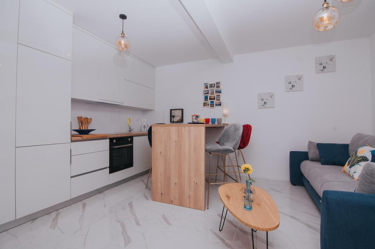 Relax Apartments Novalja Exterior photo