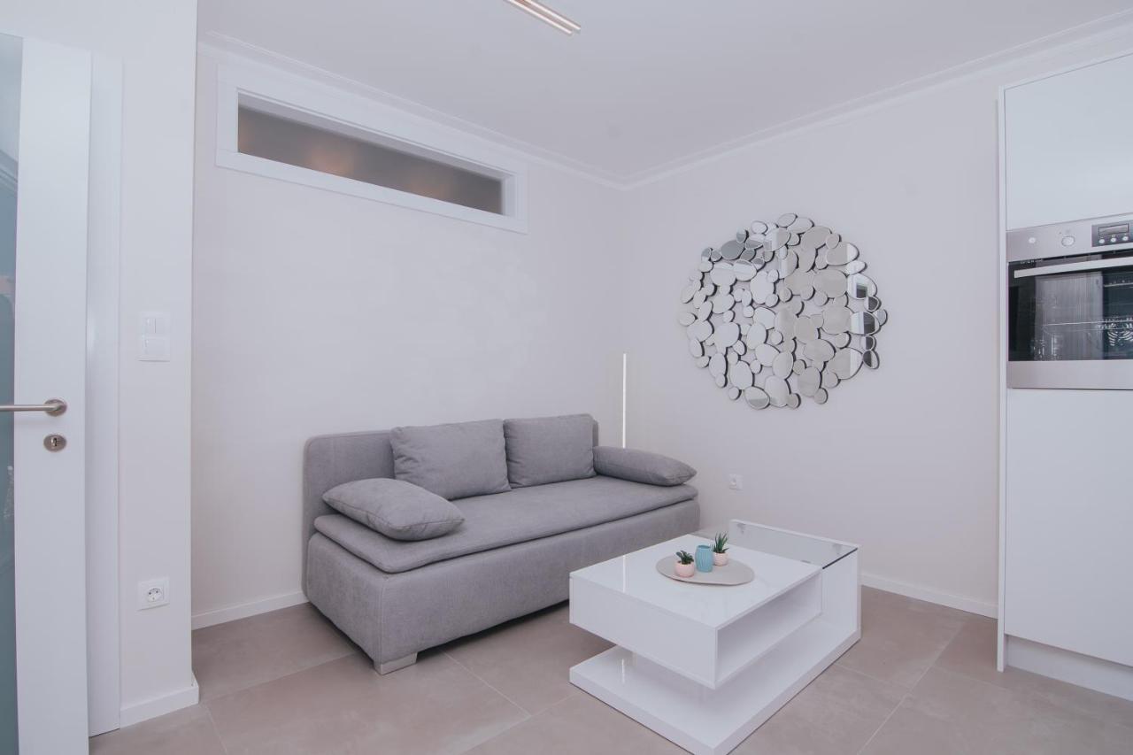 Relax Apartments Novalja Exterior photo