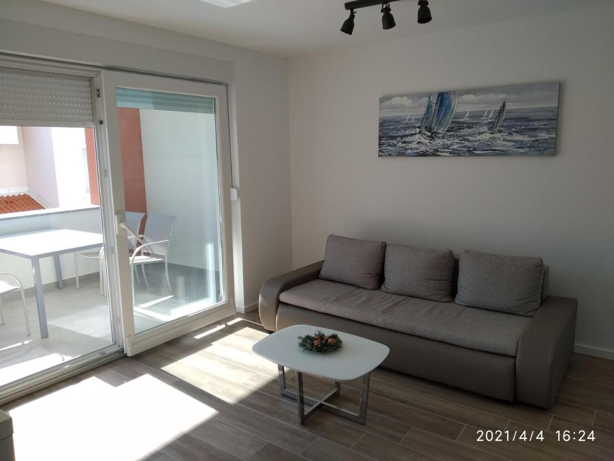 Relax Apartments Novalja Exterior photo