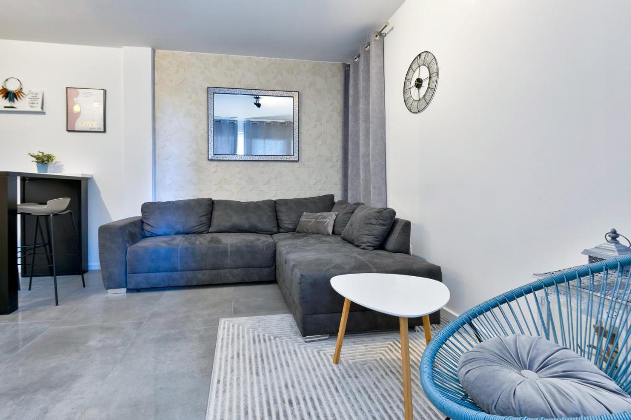 Relax Apartments Novalja Exterior photo