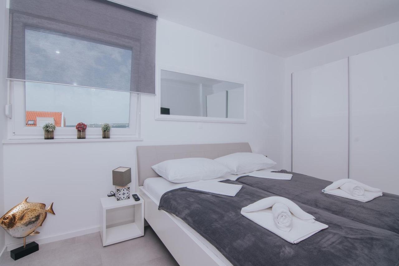 Relax Apartments Novalja Exterior photo