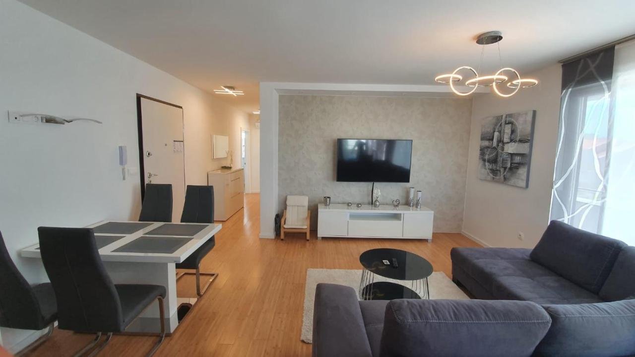 Relax Apartments Novalja Exterior photo
