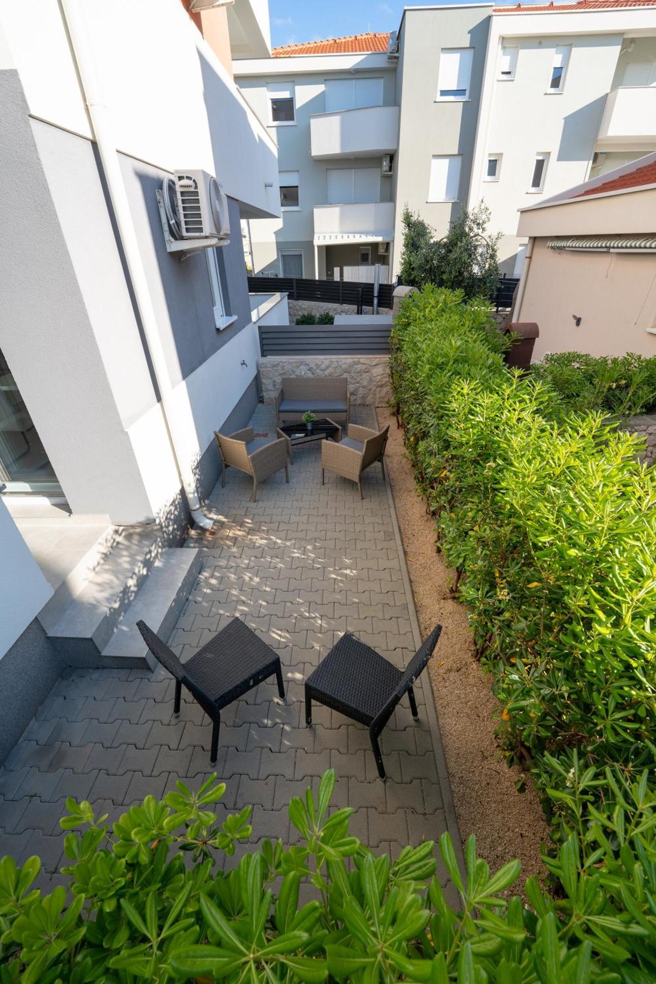 Relax Apartments Novalja Exterior photo