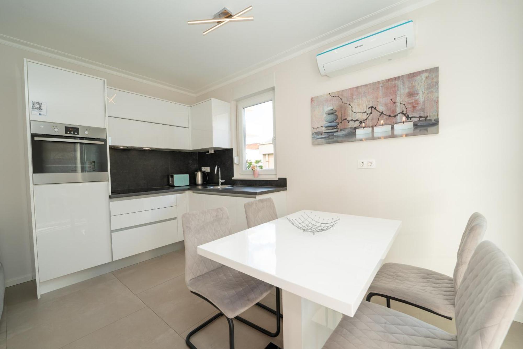 Relax Apartments Novalja Exterior photo