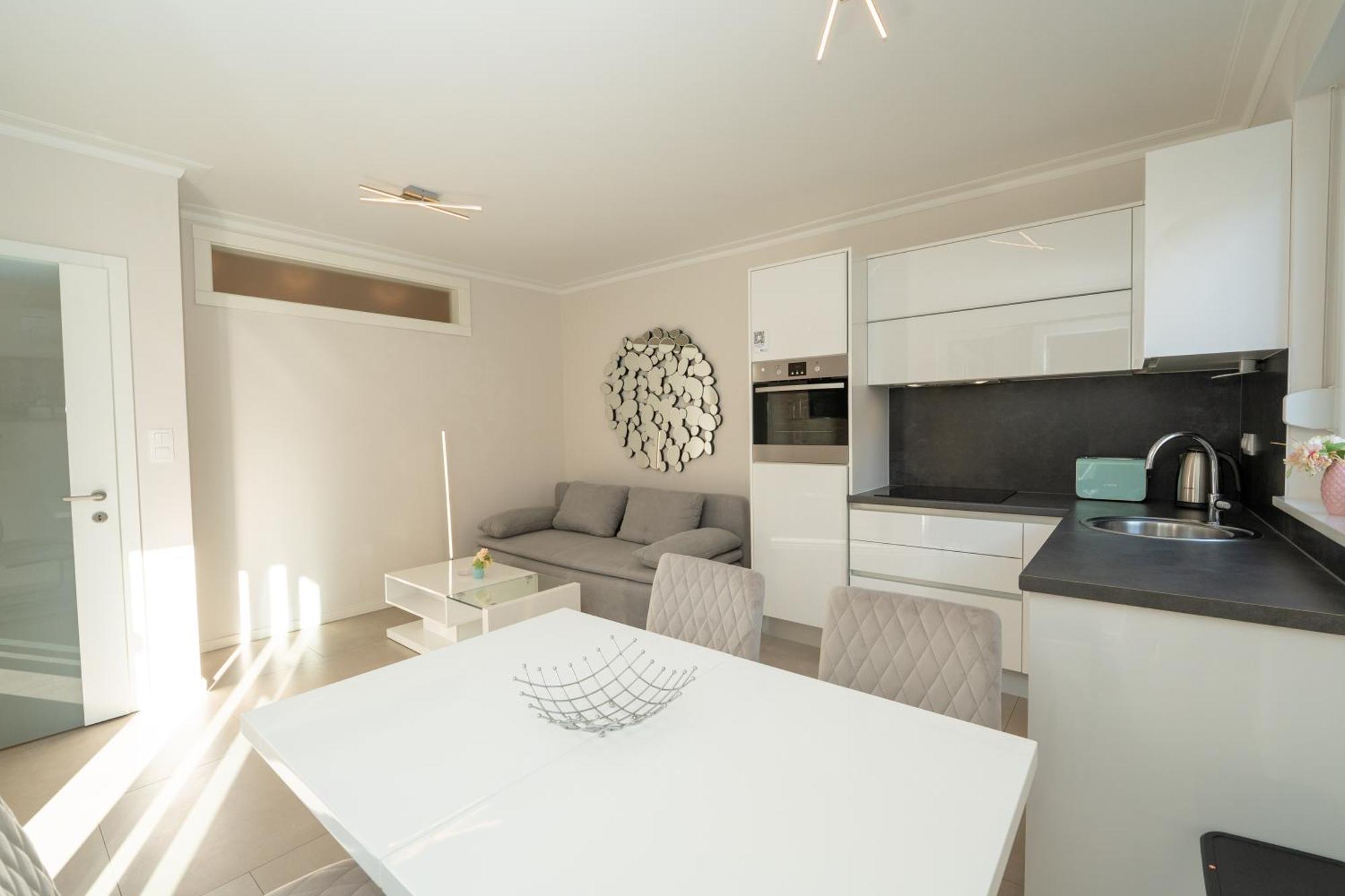 Relax Apartments Novalja Exterior photo
