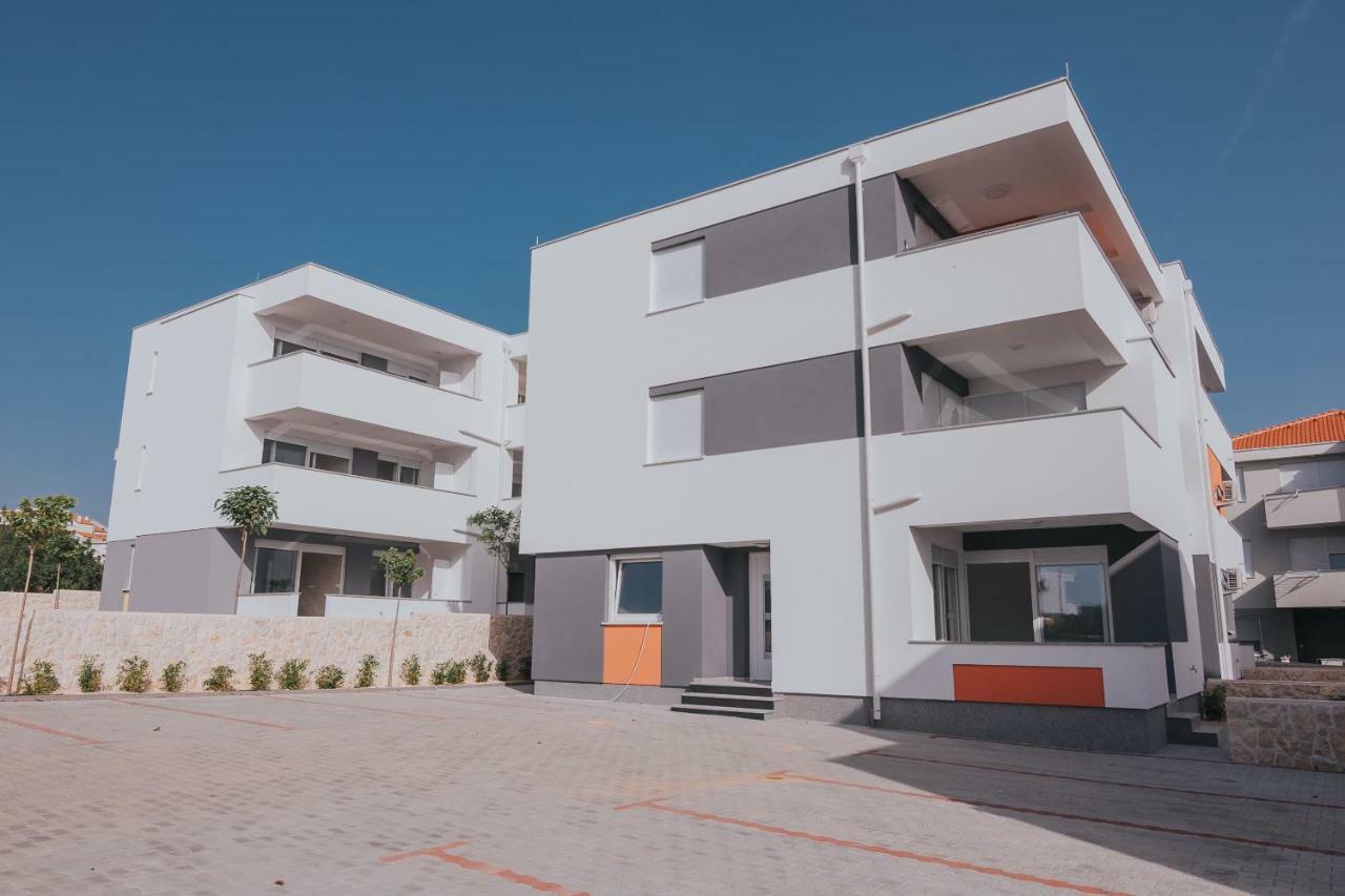 Relax Apartments Novalja Exterior photo