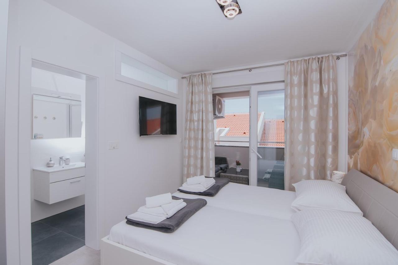 Relax Apartments Novalja Exterior photo
